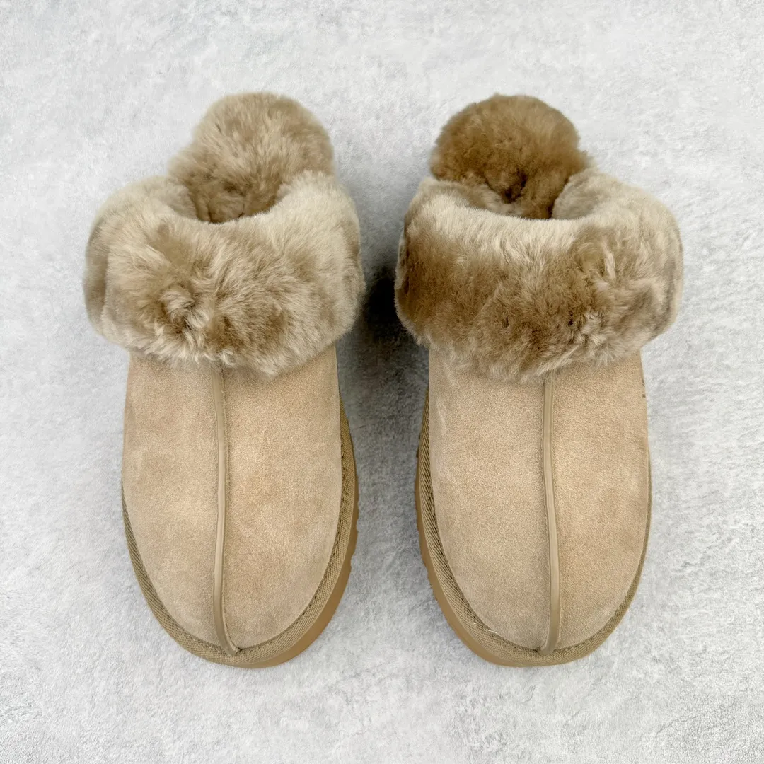 Pick up locally 💰520 UGG 2550 Star thick-soled autumn and winter sheep fur integrated snow boots. All shoes are made from ZP. Longfeng A-grade Australian imported sheep fur integrated brand OEM production line. Fully follow the ZP process. OEM original pattern maker adheres to the principle of no original shoes and no development selection. Pay attention to every detail. The most authentic TREADLITE "light wing" technology outsole on the market. Lightweight/durable/flexible/pile size: 35 36 37 38 39 40 Coding: by2936060